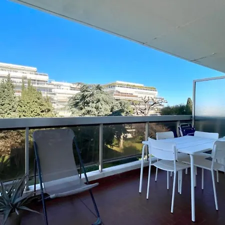 Apartment Ideal Vacation In Juan-les-pins, With A Pool And 5 Minutes From The
