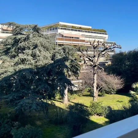 Apartment Ideal Vacation In Juan-les-pins, With A Pool And 5 Minutes From The Antibes