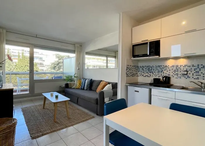 Ideal Vacation In Juan-les-pins, With A Pool And 5 Minutes From The Антиб