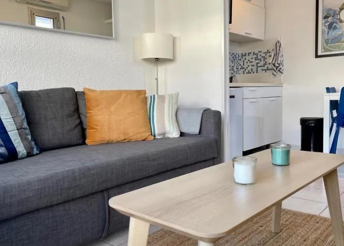 Ideal Vacation In Juan-les-pins, With A Pool And 5 Minutes From The アパート